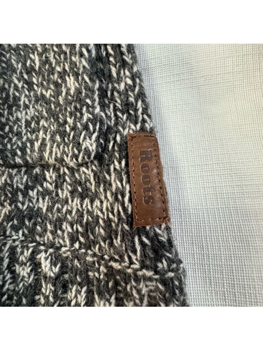 Roots long Cable knit Cardigan XS
Wool - Picture 6 of 15